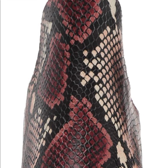 Blondo Emelia waterproof boots Chelsea Bootie - Picture 5 of 9